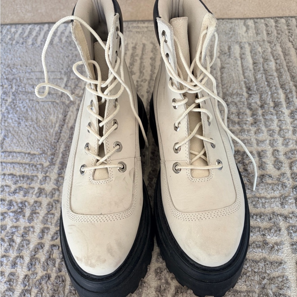 Timberland Women's Size 9 Cream and Black Leather Boots - Picture 10 of 10
